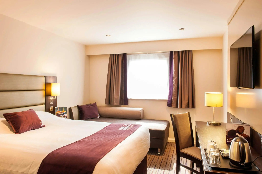 Premier Inn Luton Town Centre