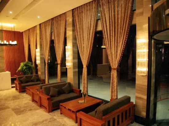Elong R.YUN Hotel (Tiantaishan High-Speed Railway Station)