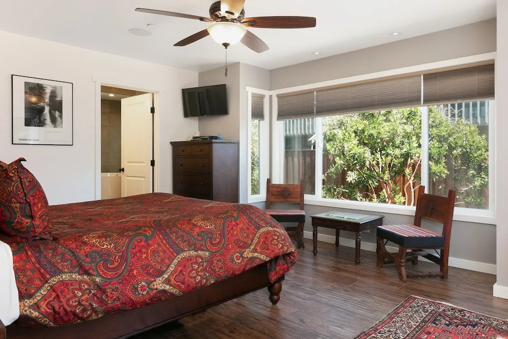 New Ventura Beach Craftsman Home by RedAwning