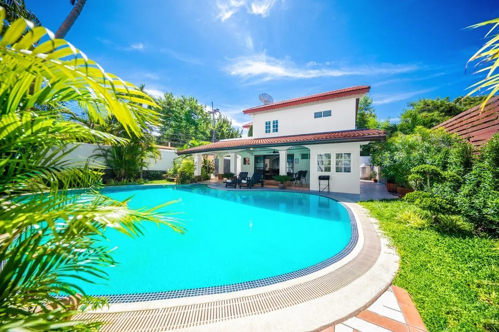 Brand New Modern Pattaya Pool Villa near Walking street