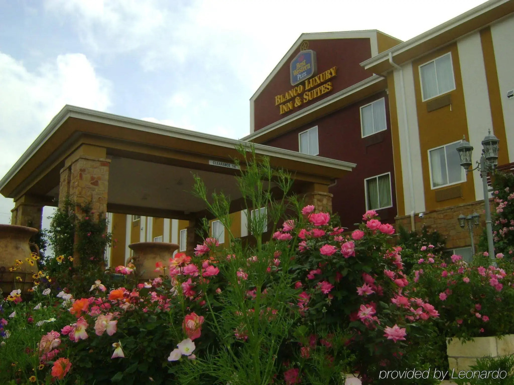 Blanco River Hotel