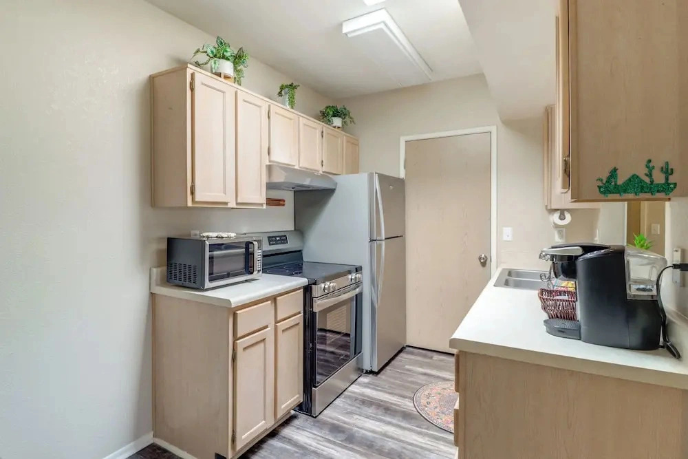 Hike, Swim & Shop: Tucson Condo w/ Balcony