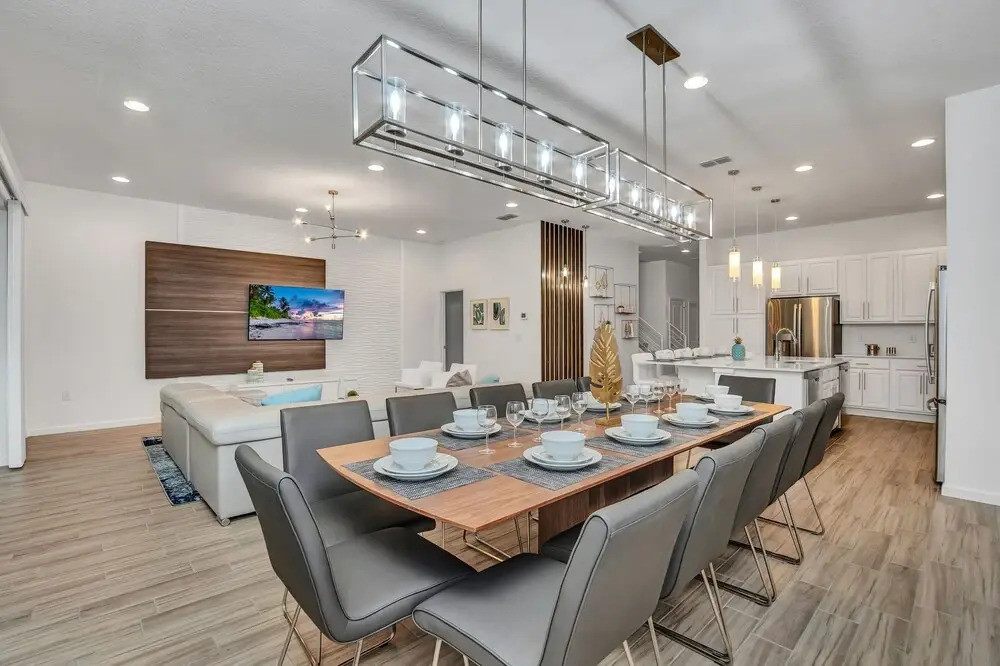Family Resort - 12br Mansion w Pool BBQ Games