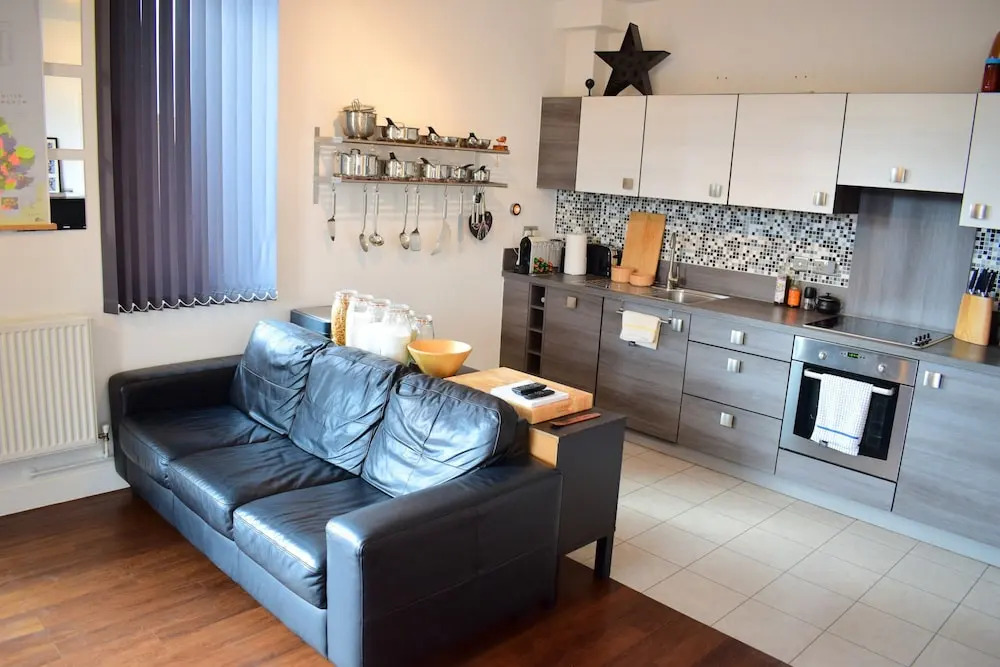 2 Bedroom East London Apartment