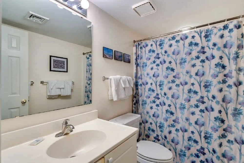 Ocean Bay Club - 710 by RedAwning
