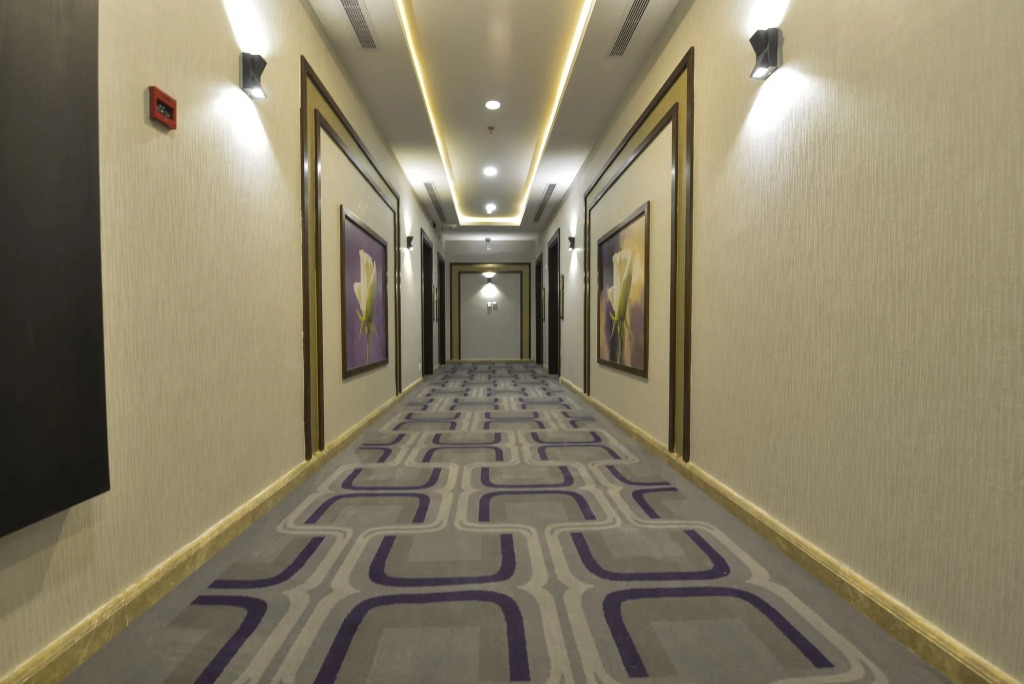 Rose White Hotel