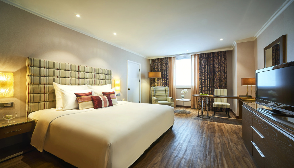 Windsor Plaza Hotel