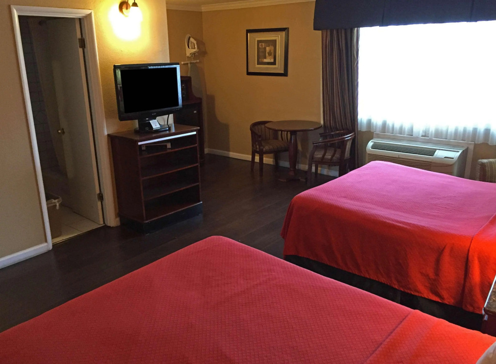 Inn at Bayshore