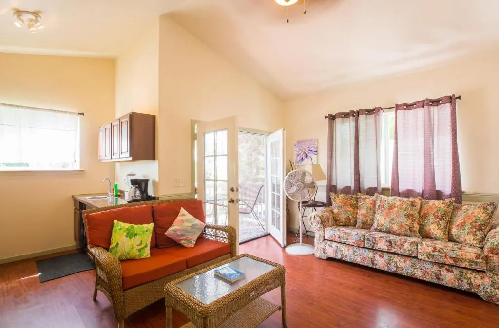 The Dolphin Cottage at Kehena Beach