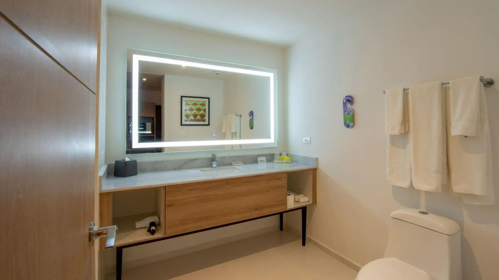 Holiday Inn & Suites - Merida La Isla by IHG