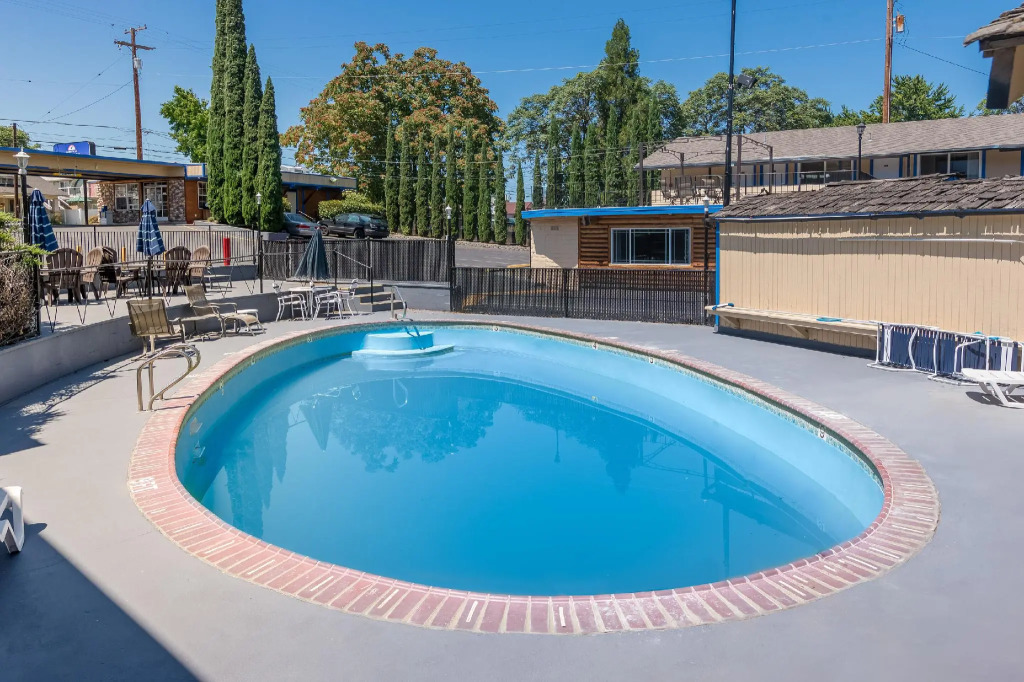 OYO Hotel Medford North OR
