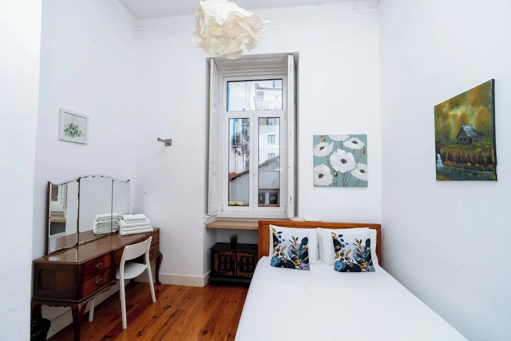 2 Bedroom Apartment Located Heart of Lisbon City