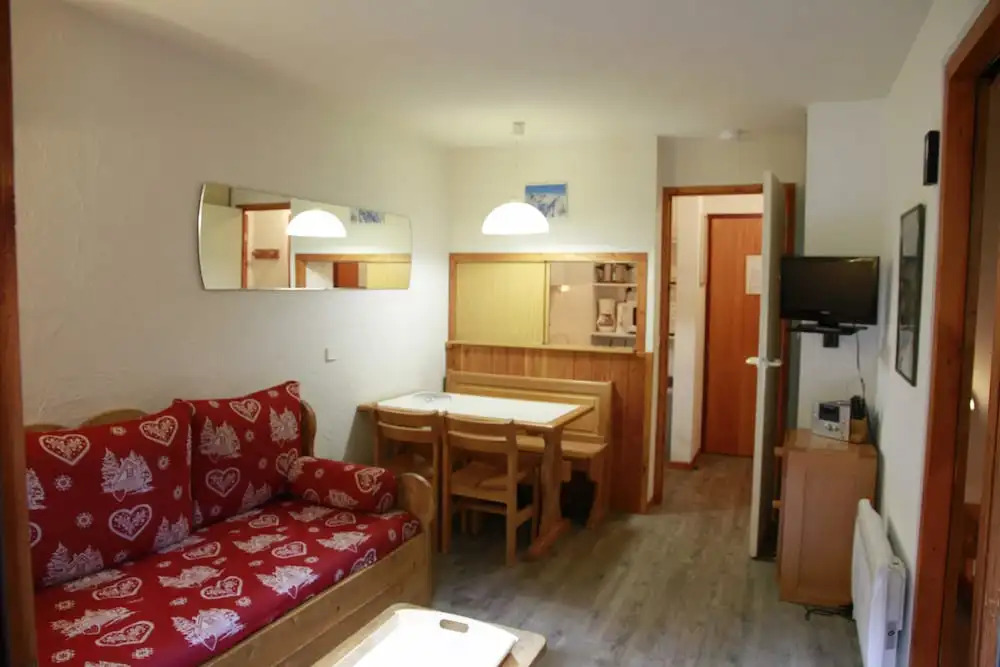 Lou Services Apartment M3-431 LSI 001