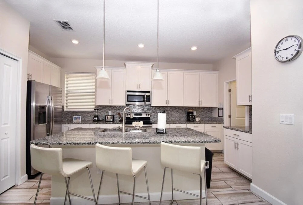 Solterra - 5 Bedrooms House w pool - 7045SR 5 Home by RedAwning