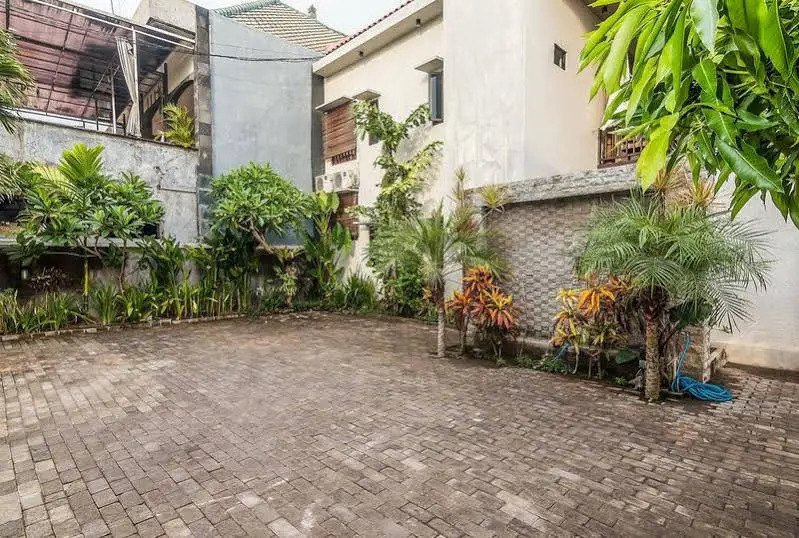 ZenRooms Seminyak Gunung Athena