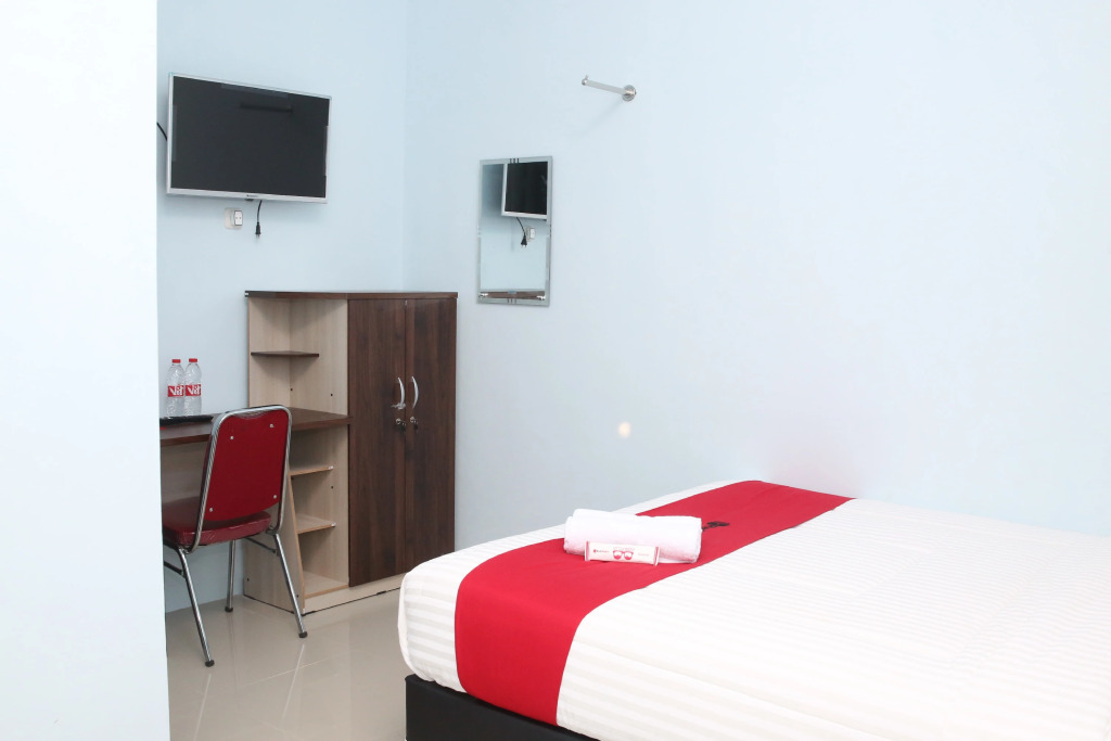 RedDoorz Syariah near Suncity Mall Madiun