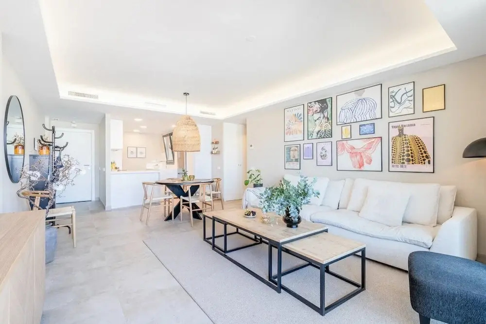 Inf3.4i - Modern & Bright City Apartment