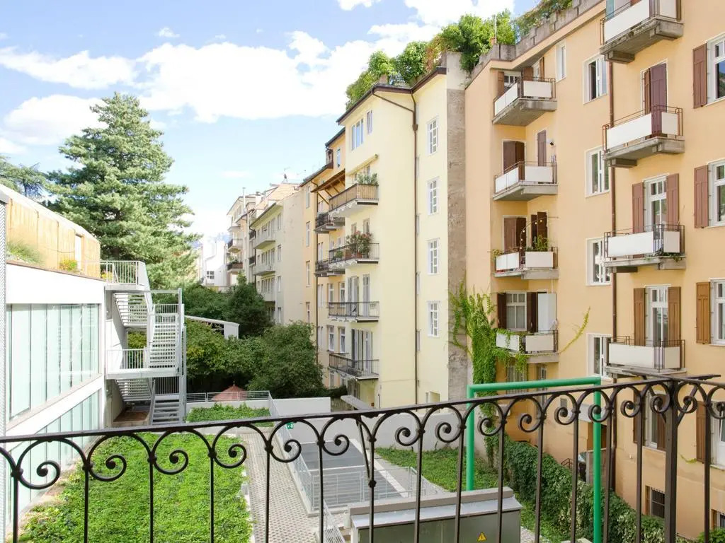 Apartment FIVE