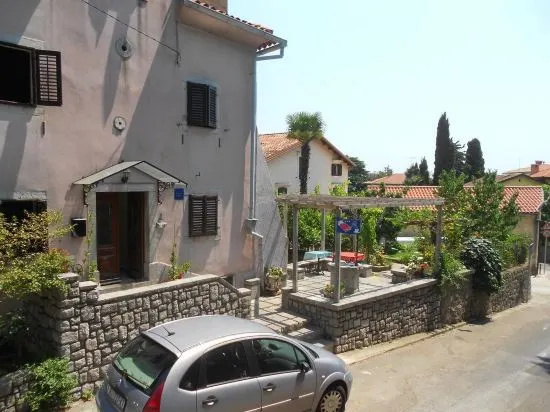Guesthouse Kuća na šterne