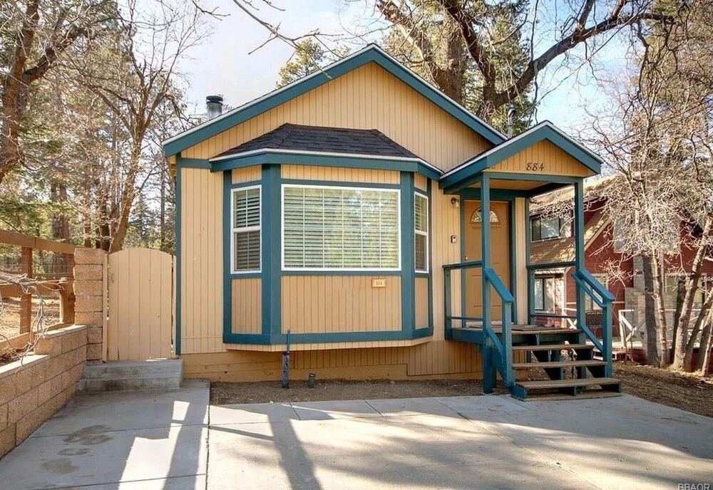 Karin's Cottage - 2br/1ba/walk To Shuttles/wifi/fireplace/fencedyard/barbeque 2 Bedroom Home
