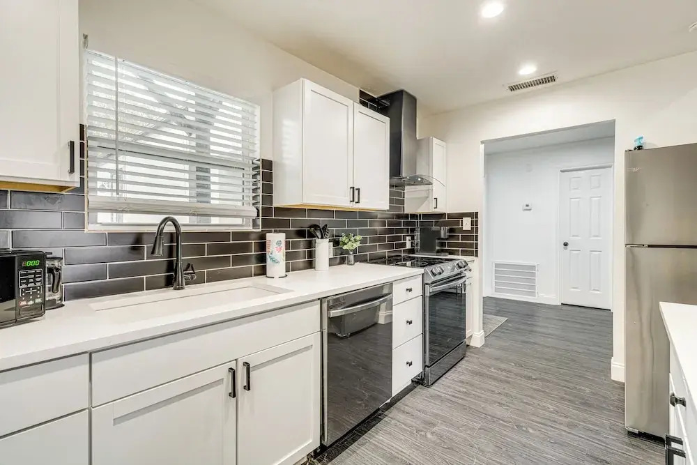 Private Hot Tub & Golf Course Views: Lakeway Gem