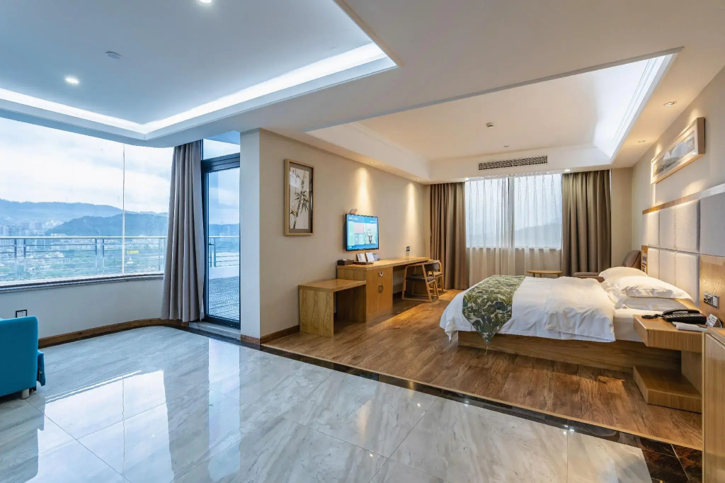 Yitu Lake View Hotel