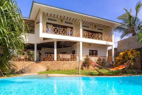 Luxury villa 400m from the beach