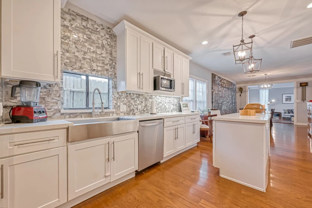 Heights Bungalow in Greater Heights Houston, Child-friendly, Work-cation, Sleeps 8
