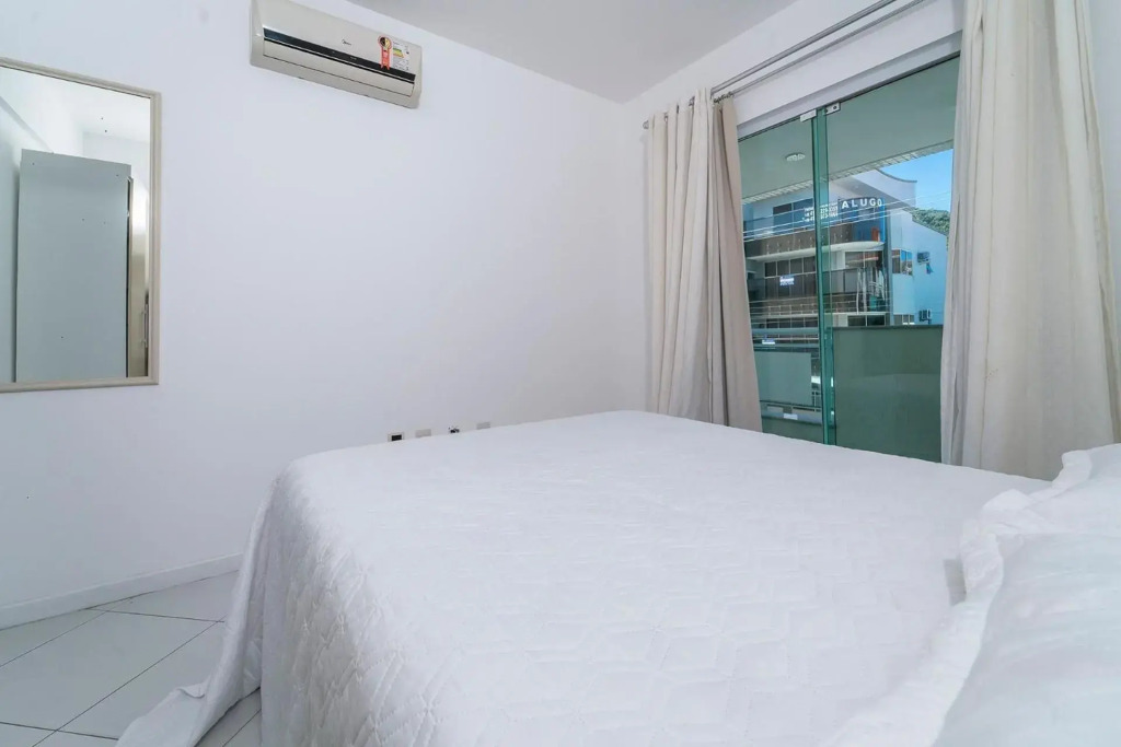 Apartamento 2 dormitórios no centro de Bombinhas