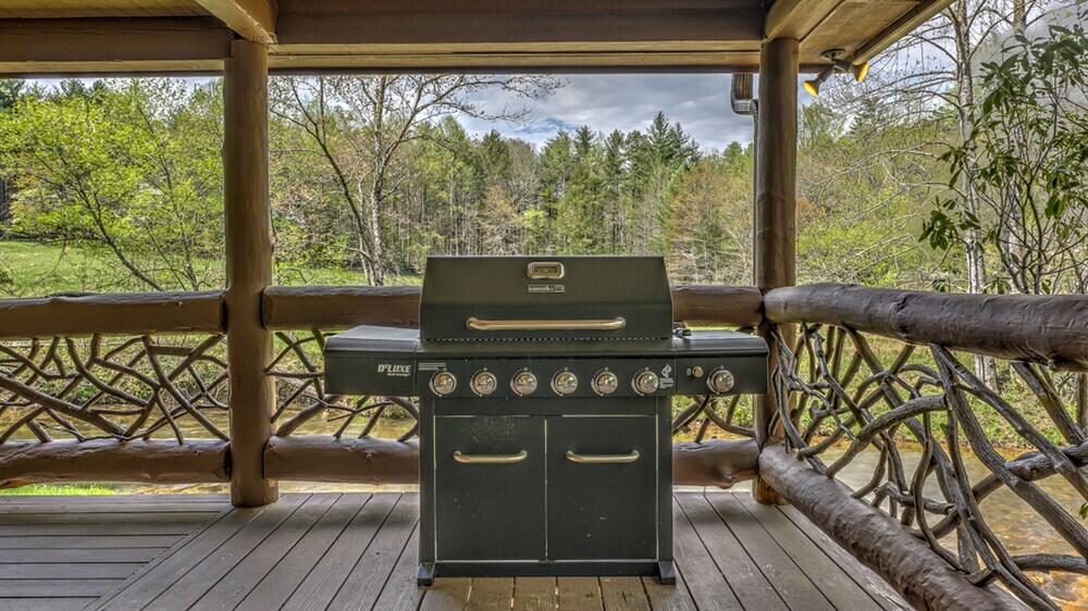 Whisper Creek Lodge by Escape to Blue Ridge