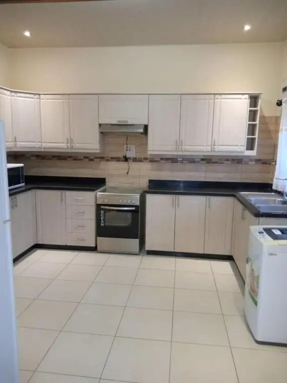 3 Bedrooms Exclusive Apartment in Kaludu
