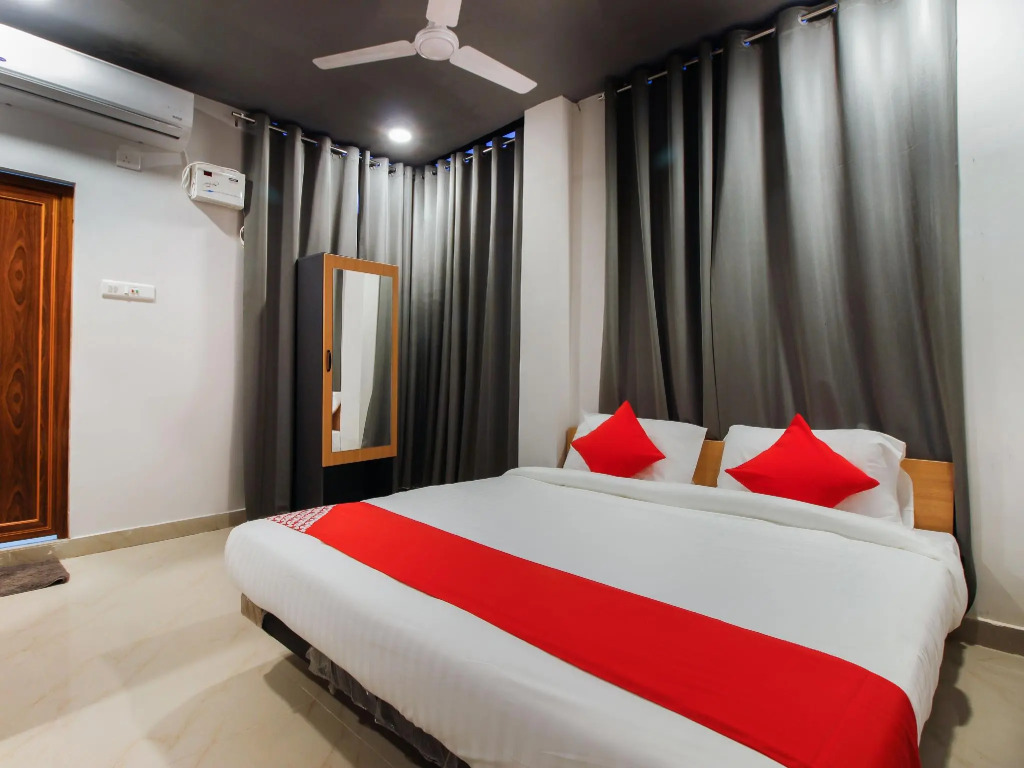 OYO Flagship 41157 Aditya Palace Beltola Survey