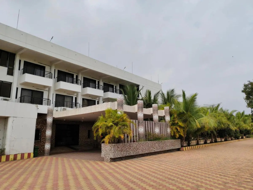 Sapphero Resorts