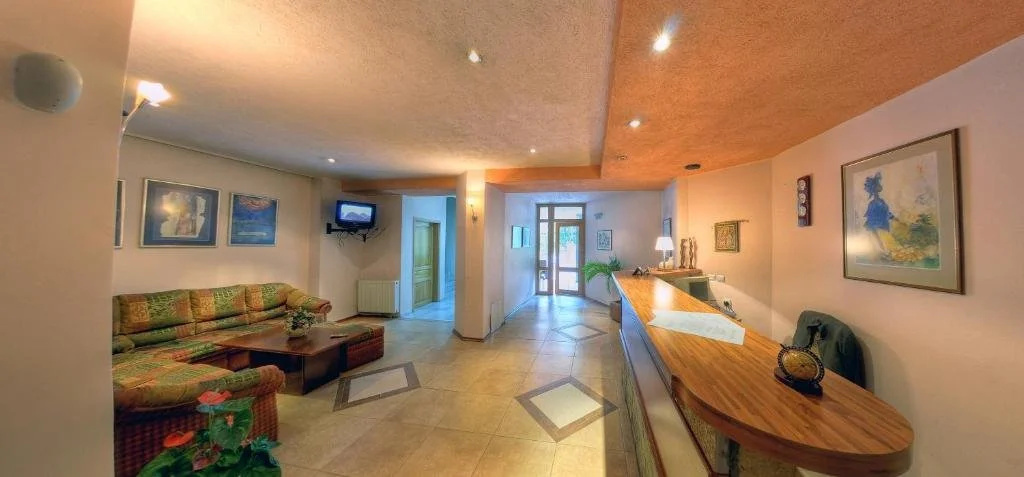 Plaza Family Hotel