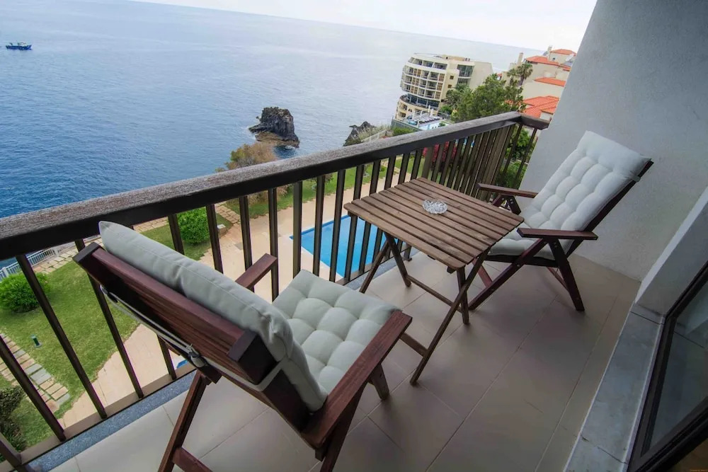 Cliff View III