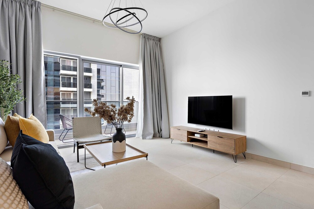 Silkhaus 2BR in Najmat High Floor Family Ideal