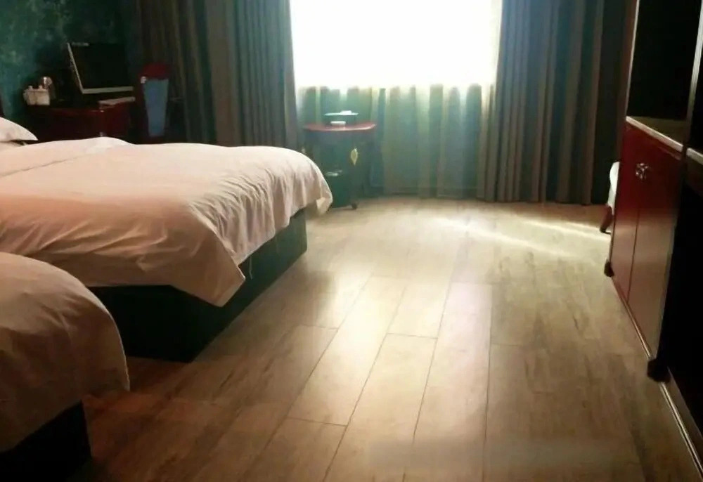 Jiaruisi Hotel