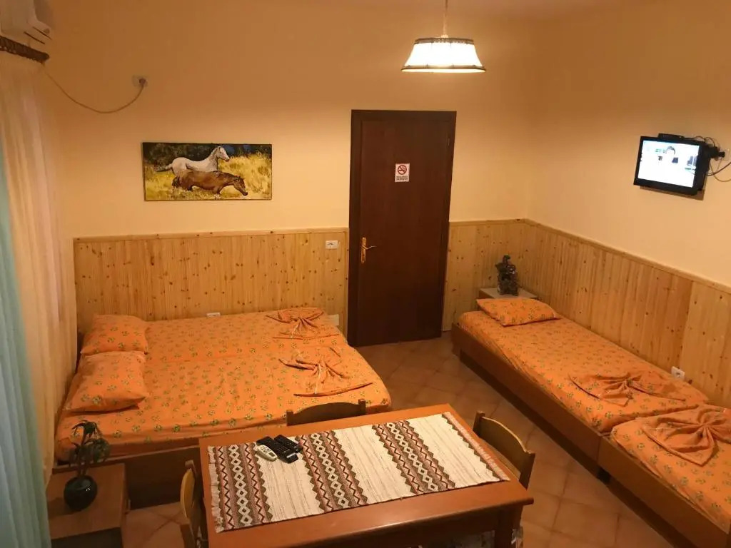 Guroal Holiday House