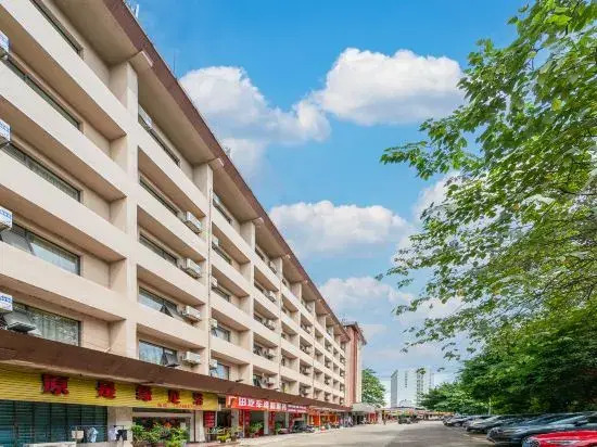 Liuzhou Baodu Hotel (Xijiang Road Century High School)