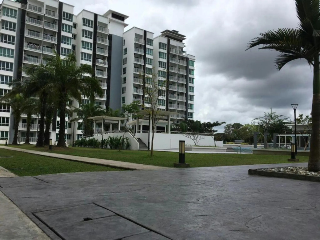 Sandakan Spacious and Comfortable Pool View Condo