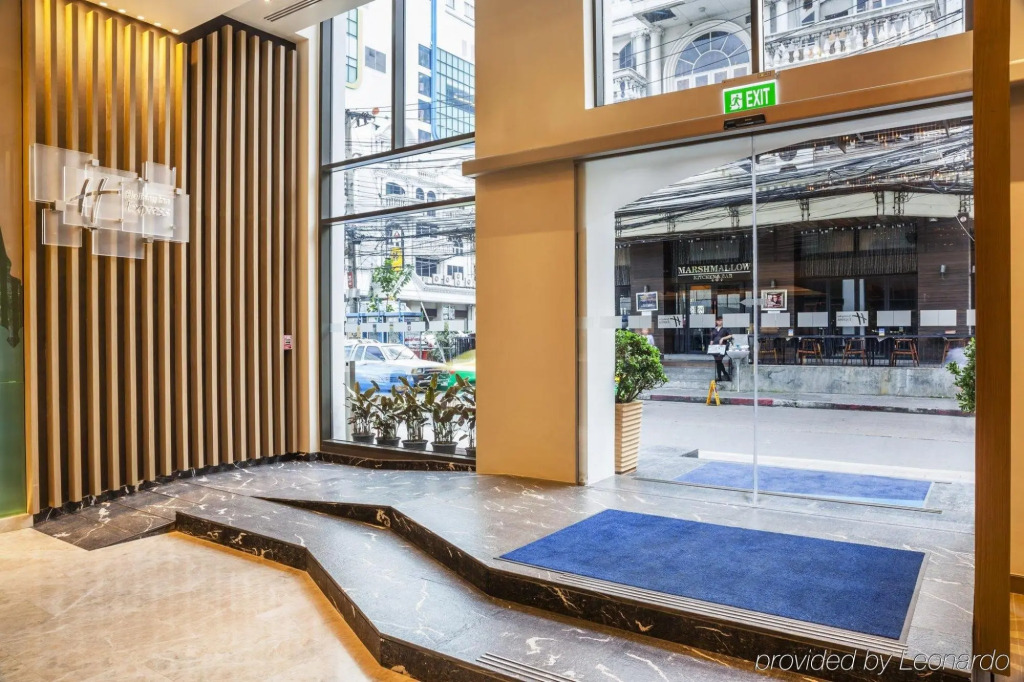 S33 Compact Sukhumvit Hotel