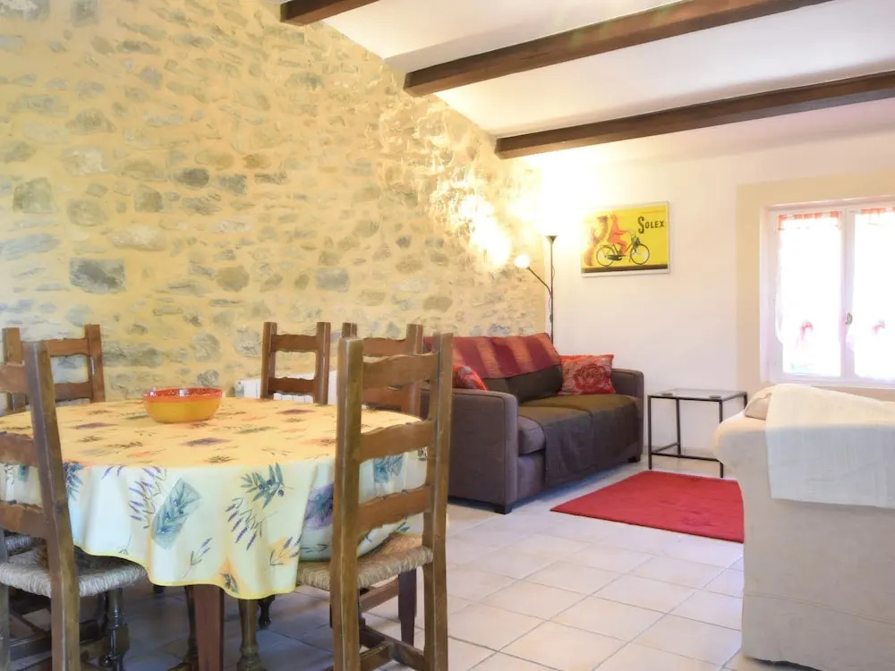 Characteristic Appartement With Swimming Pool, Completely Renovated