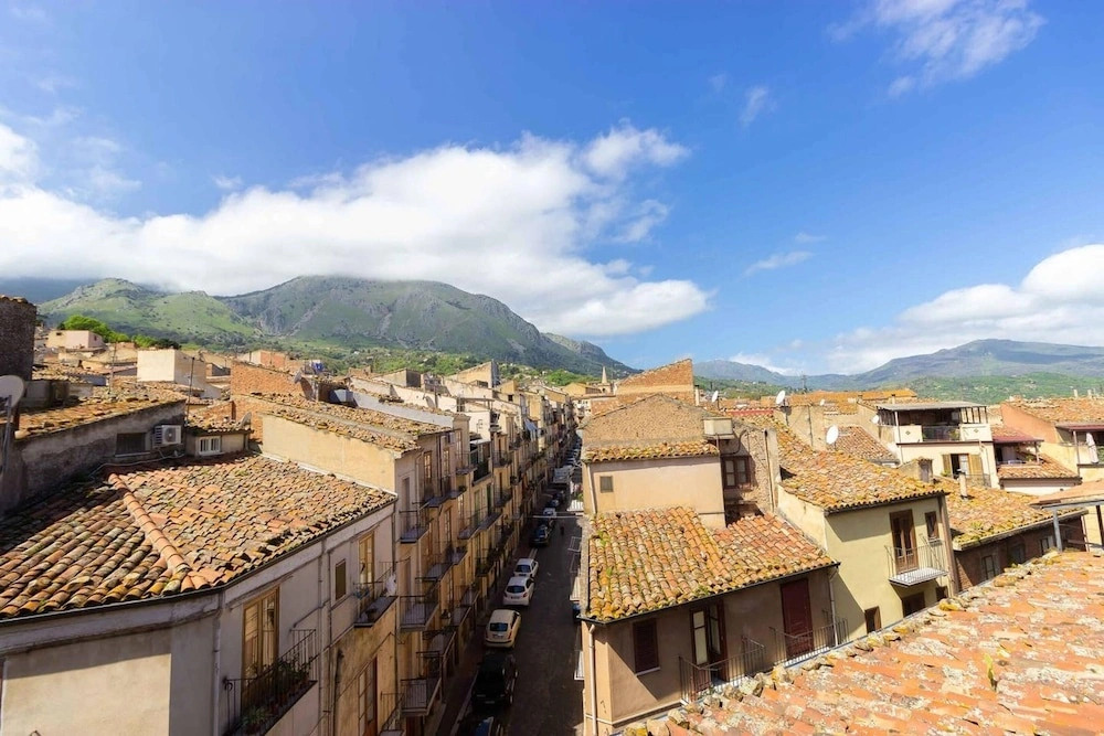 Studio in Castelbuono, with Wonderful Mountain View, Balcony And Wifi - 13 Km From the Beach