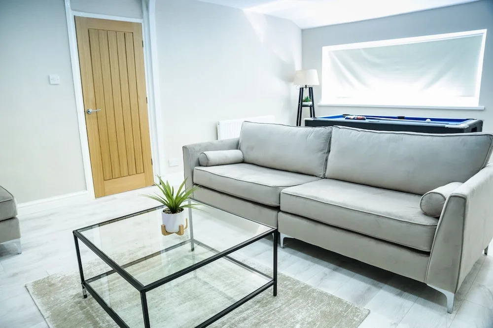 1 Bed House - Sleeps 2 - Parking - Wifi