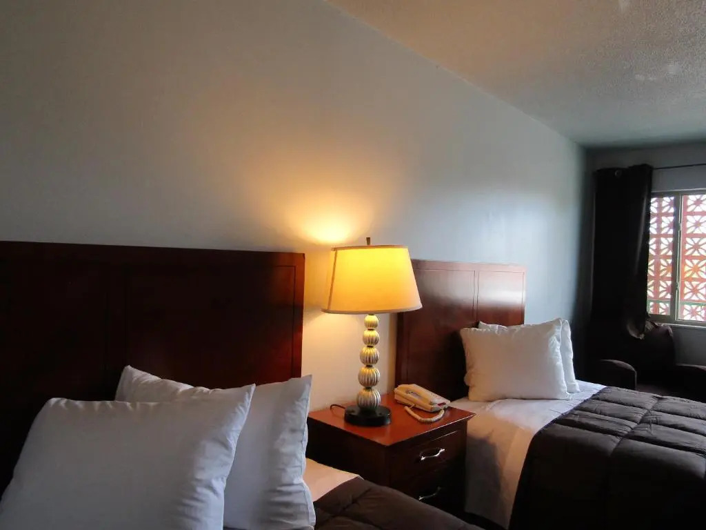 GREELEY UNIVERSITY INN/ GREELEY INN