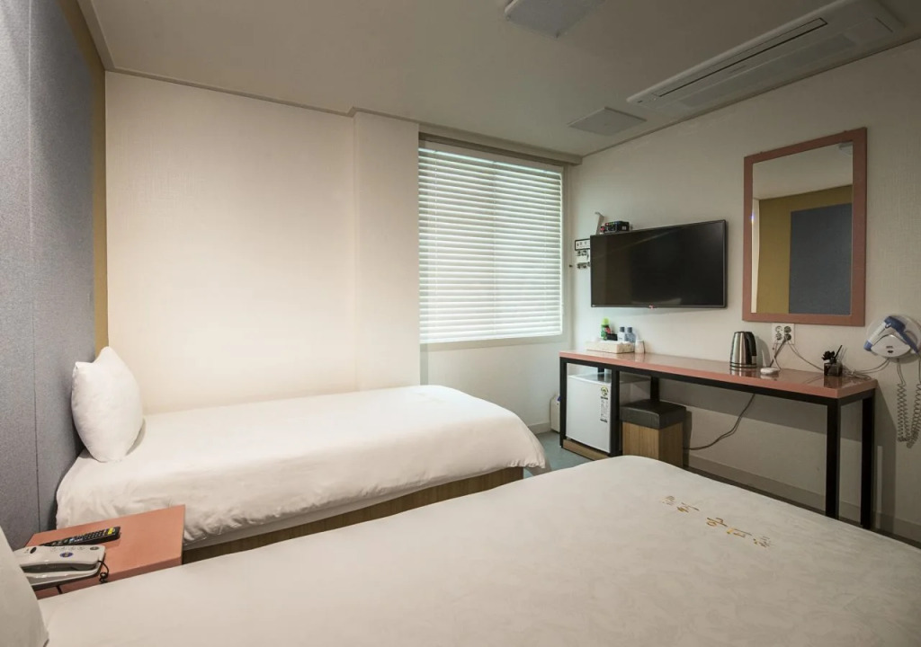 Champion Hotel