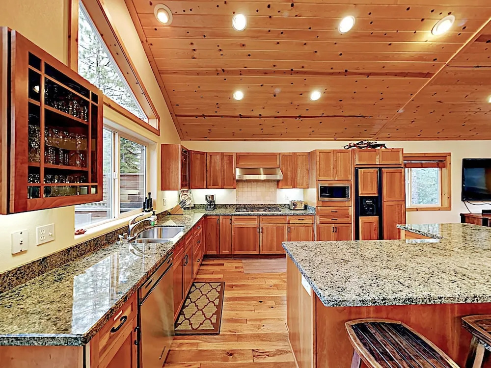 12205 Truckee - 3 Br Home