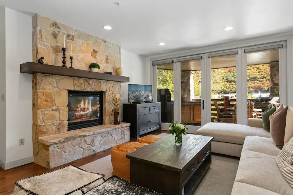 Trail's End Lodge at Deer Valley Resort - Two Bedroom Residence with Den and Spa #102 2 Condo