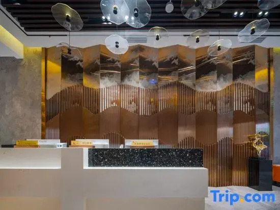 Yizhou Ruijin Hotel (Guanshanhu Park, Guanshanxi Road Subway Station Store)