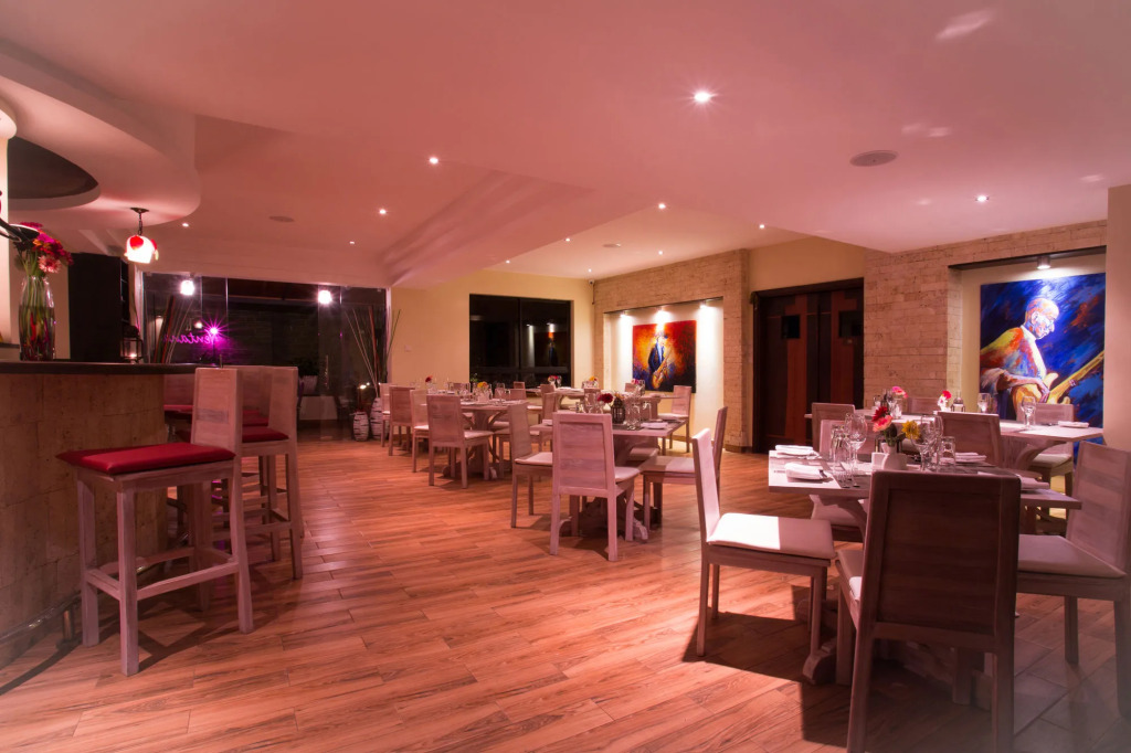 Bidwood Suite Hotel, Opposite Sarit Centre